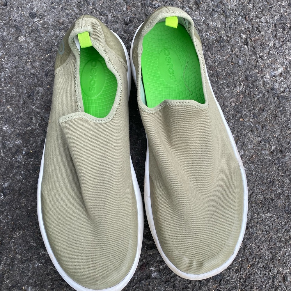 OOFOS Green Slip-On Recovery Size 11/42 Shoes | Lightweight Comfort